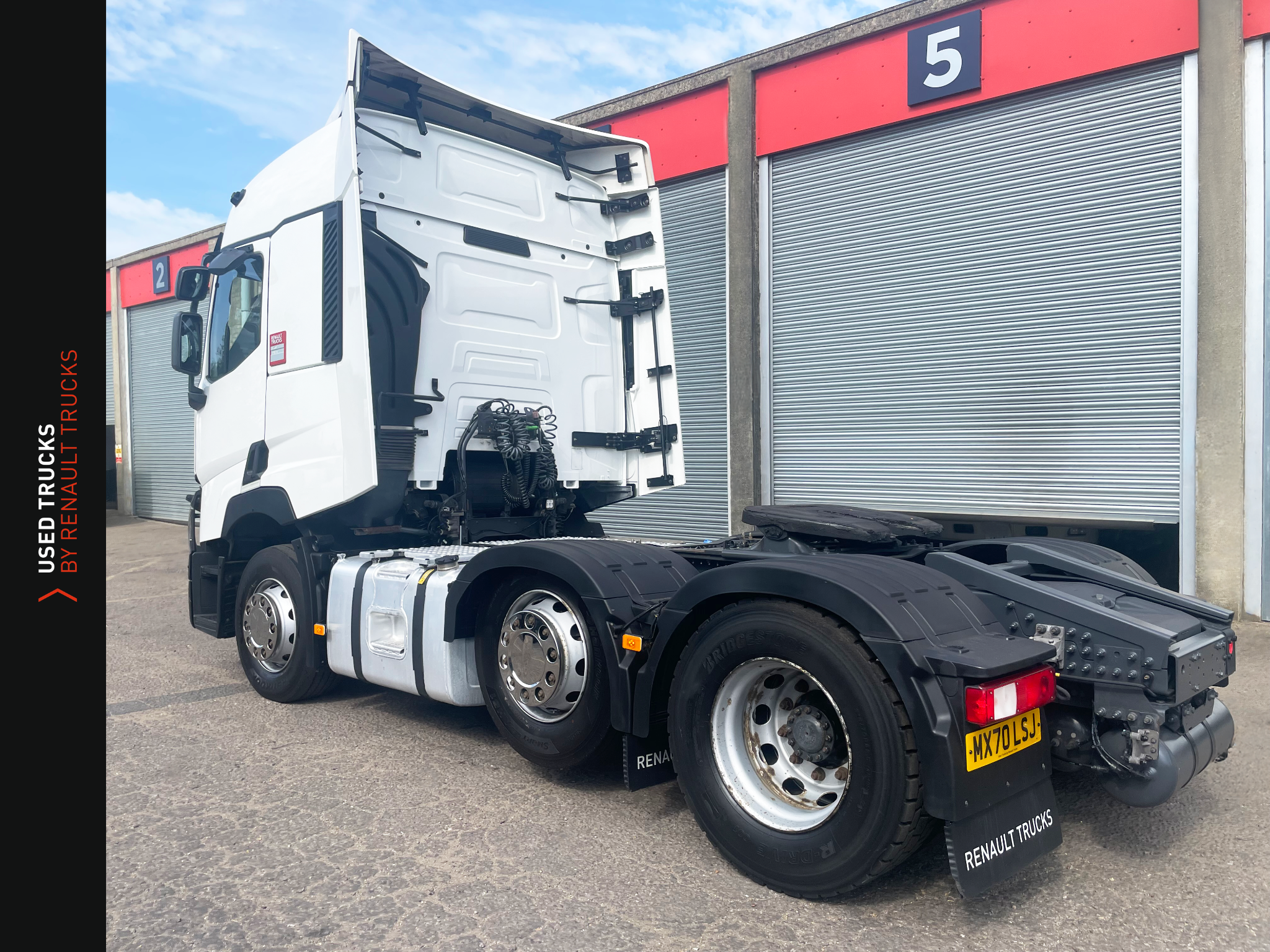 Rear left view of used Renault Trucks T 460 tractor unit, showing rear axle layout and chassis
