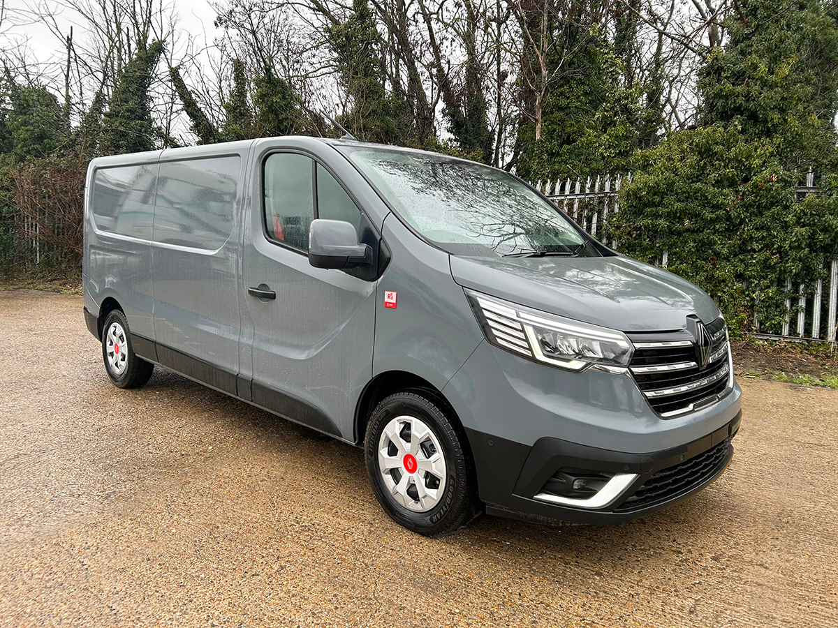 Renault Trafic Red Edition side profile view from front angle